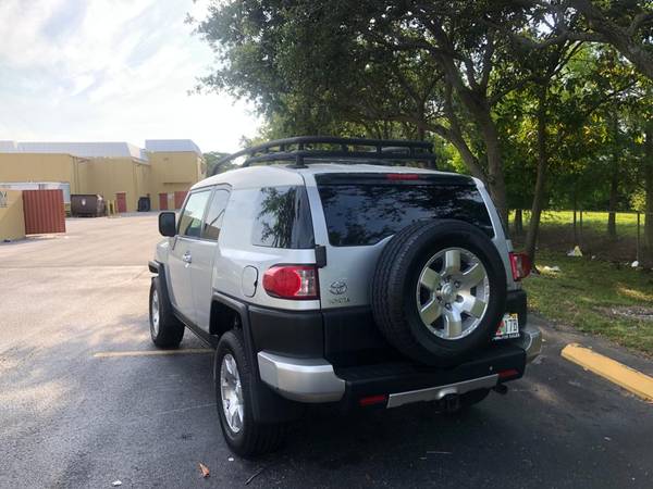 2008 TOYOTA FJ CRUISER 4X4 CLEAN TITLE FAMILY FIRST! - cars & for sale in Hollywood, FL – photo 5