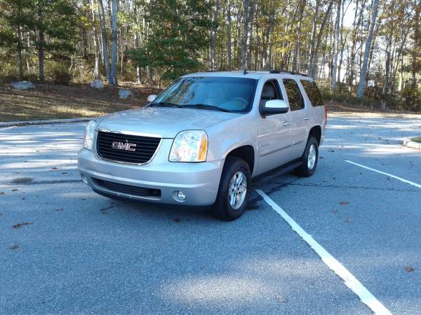 2007 GMC Yukon 4x4 with low miles/ great condition - cars & trucks -... for sale in Groton, CT – photo 6