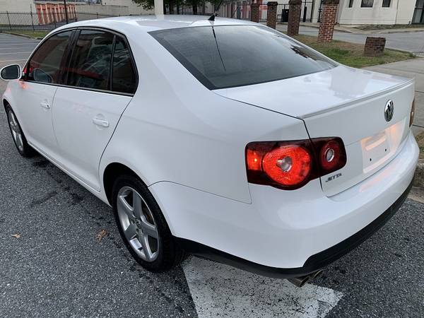 2010 Volkswagen Jetta For Sale! - cars & trucks - by owner - vehicle... for sale in Springfield, District Of Columbia – photo 4