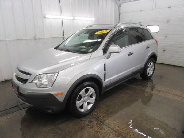 2013 Chevrolet Captiva Sport LS 4dr SUV w/ 2LS - cars & trucks - by... for sale in MENASHA, WI – photo 2