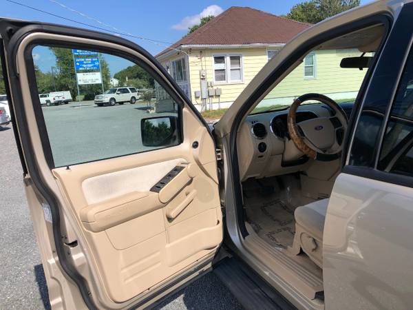 *2006 Ford Explorer-V6* Clean Carfax, 3rd Row, Tow Pkg, Running Boards for sale in Dover, DE 19901, DE – photo 8
