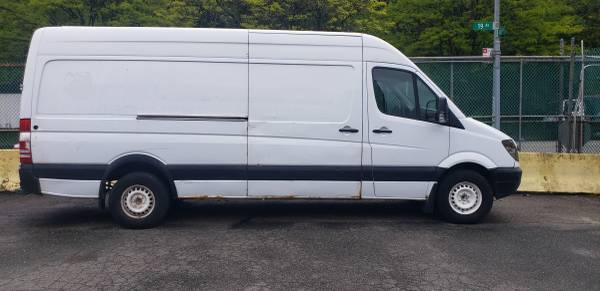2007 Freightliner Sprinter 2500 High Roof for sale in Astoria, NY – photo 2