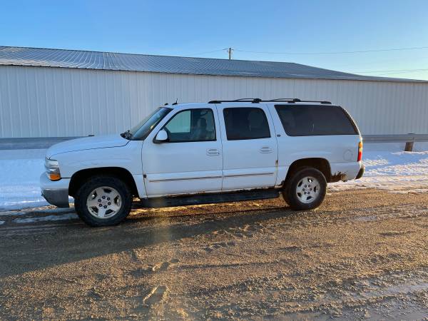 2004 Chevy Suburban for sale in Fergus Falls, ND – photo 9