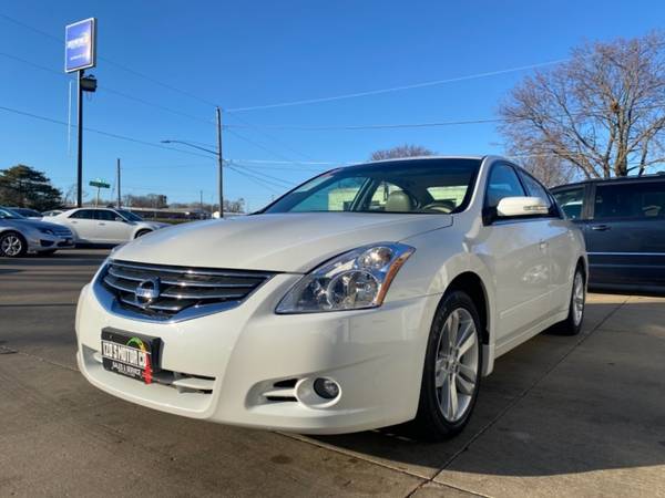 2012 Nissan Altima 4dr Sdn V6 CVT 3.5 SR - cars & trucks - by dealer... for sale in Waterloo, IA – photo 7