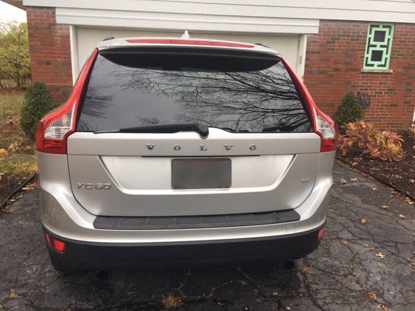 2010 Volvo XC60 - 3.2l V6 - cars & trucks - by owner - vehicle... for sale in Cincinnati, OH – photo 7