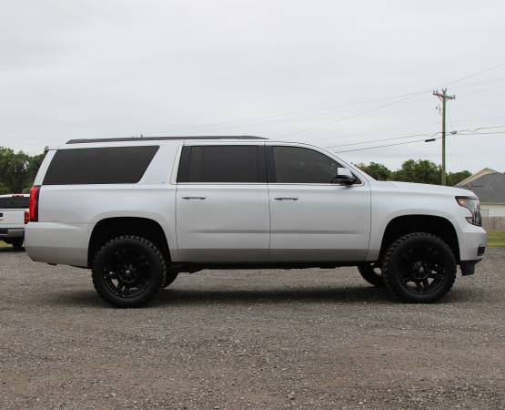 LIFTED🔥 RCX 2015 CHEVROLET SUBURBAN 4X4 LT2 ON 20X10 FUEL WHEELS 33s for sale in Kernersville, VA – photo 6
