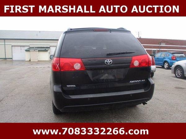 2010 Toyota Sienna XLE - Auction Pricing - - by dealer for sale in Harvey, IL – photo 3