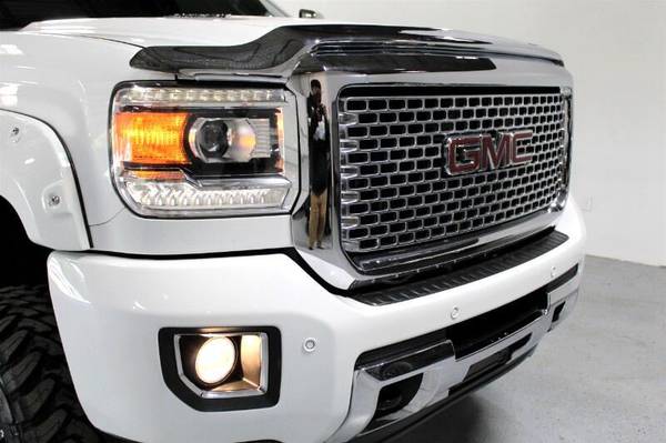2015 GMC Sierra 2500HD Denali Crew Cab 4WD - cars & trucks - by... for sale in Fredericksburg, District Of Columbia – photo 23