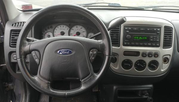 NICE 2004 FORD ESCAPE LTD AWD LOADED LEATHER ROOF 154000 MI. NO... for sale in Rochester , NY – photo 17
