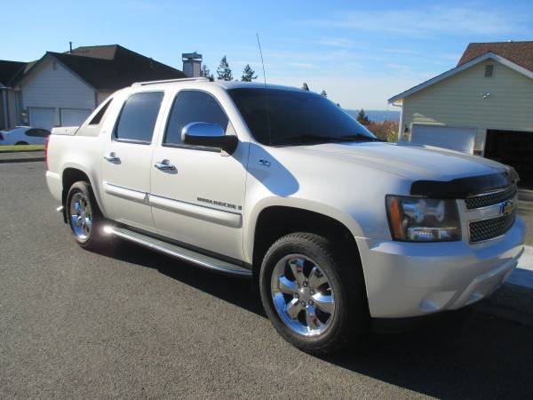 2008 Chevy Avalanche LTZ, Pearl White, Sunroof, Nice Condition! -... for sale in Tacoma, WA – photo 6