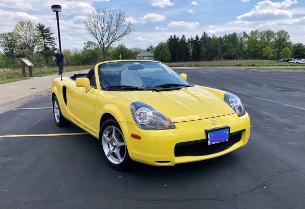 2001 MR2 Spyder with under 27K Miles! for sale in Oak Park, IL – photo 8