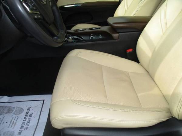 2015 Toyota Avalon Limited, Leather, Sun, Nav, Loaded! Beautiful... for sale in Fargo, ND – photo 12