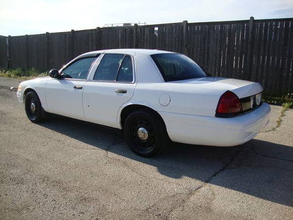 2009 Ford Crown Victoria (1 Owner/Excellent Condition/Low Miles) for sale in Northbrook, WI – photo 5