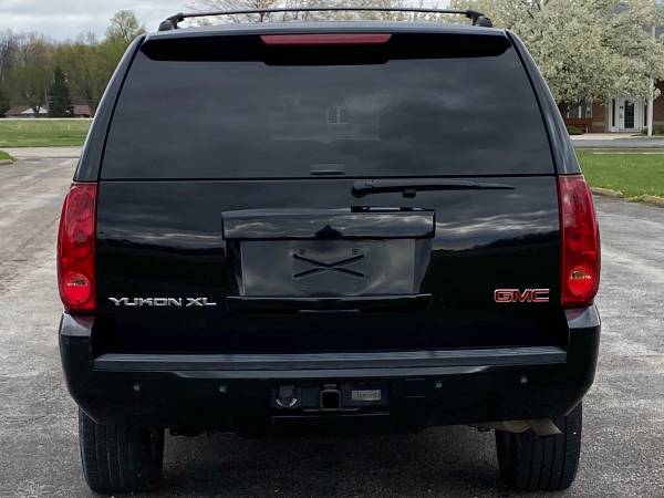 2007 GMC Yukon CL SLT 4X4 3rd Row Leather NICE! 11, 500 - cars & for sale in Chesterfield Indiana, IN – photo 8