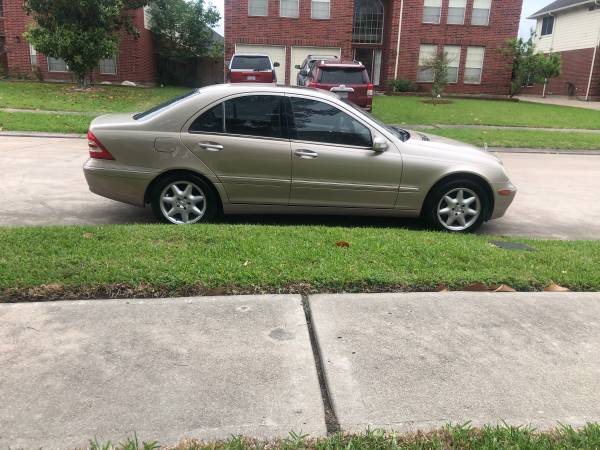 2003 Mercedes C240, clean leather, cold a/c, clean title Runs & drives for sale in Houston, TX – photo 2