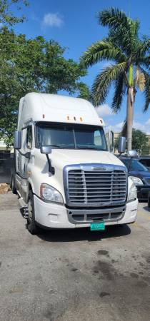 2014 Freightliner Cascadia for sale in Fort Lauderdale, FL – photo 2