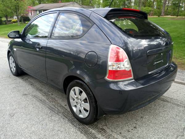 09 HYUNDAI ACCENT ! 5 SPEED MANUAL ! Great Condition ! - cars & for sale in North Grosvenordale, CT – photo 8