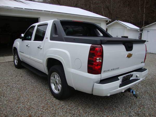 2008 chevy avalanche - cars & trucks - by owner - vehicle automotive... for sale in Daisytown, PA – photo 5