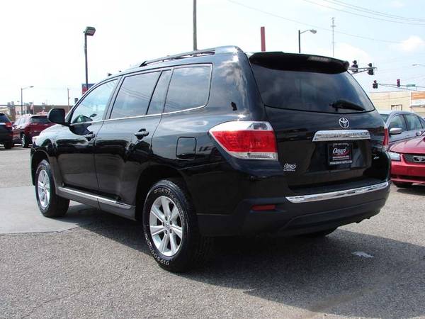 2012 Toyota Highlander 4WD 4dr. THIRD ROW SEATING . Guaranteed Credit for sale in South Bend, IN – photo 7