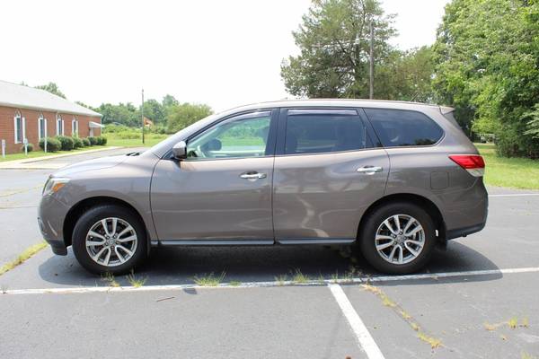 2014 *Nissan* *Pathfinder* S Sport Utility 4D WARRANTY FINANCI -... for sale in Waldorf, District Of Columbia – photo 2