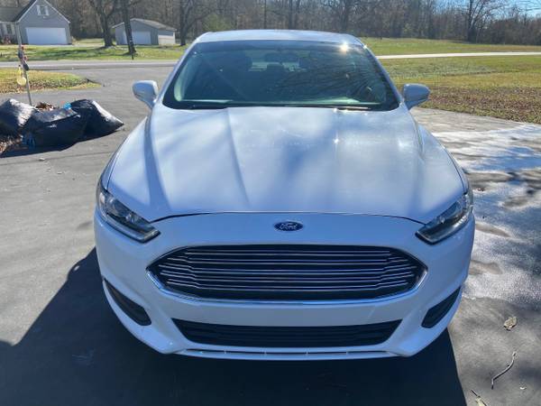 2016 Ford Fusion SE - cars & trucks - by dealer - vehicle automotive... for sale in Mayfield, KY – photo 4