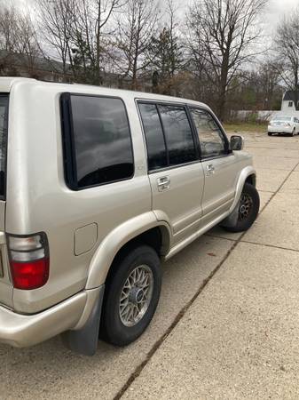 2000 Isuzu Trooper - cars & trucks - by owner - vehicle automotive... for sale in Harrison Township, MI – photo 2