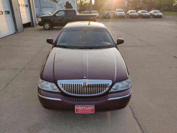 2006 LINCOLN TOWN CAR SIGNATURE LIMITED - cars & trucks - by dealer... for sale in Cedar Rapids, IA – photo 19
