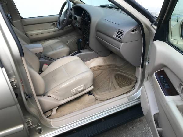 2001 Nissan Pathfinder LE for sale in West Springfield, MA – photo 10