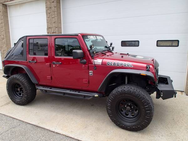 2012 Jeep Wrangler Unlimited 6 cyl, auto, 4 inch lift, SHARP RIG! for sale in Chicopee, NY – photo 10