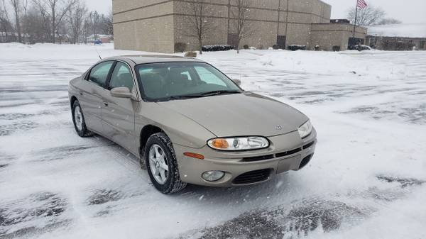 2002 Oldsmobile Aurora NO ACCIDENTS - - by dealer for sale in Grand Blanc, MI – photo 3