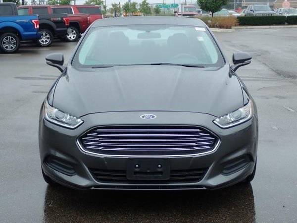 2016 Ford Fusion sedan SE (Guard) GUARANTEED APPROVAL for sale in Sterling Heights, MI – photo 3