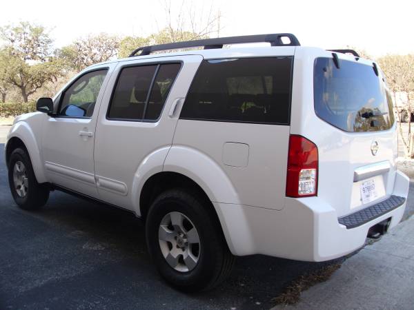 2005 NISSAN PATHFINDER! GREAT VEHICLE IMMACULATE - cars & for sale in San Antonio, TX – photo 6