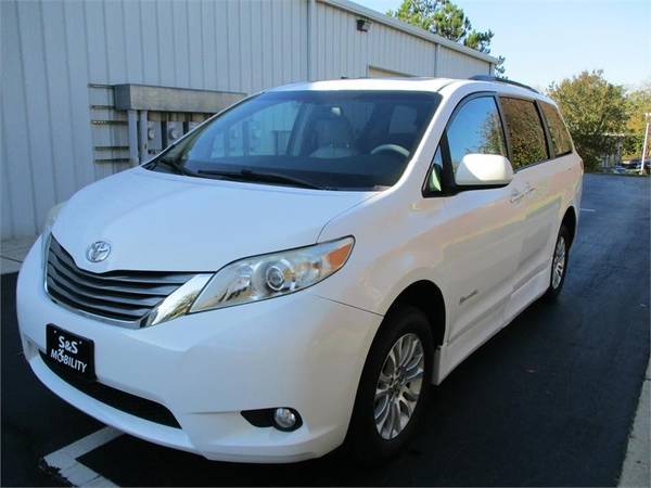 HANDICAP/WHEELCHAIR ACCESSIBLE VAN - 2011 TOYOTA SIENNA XLE/LIMITED... for sale in Raleigh, SC – photo 5