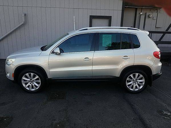 2009 Volkswagen Tiguan SEL 4Motion SUV 4WD 4-Cyl Turbo 4WD PANO ROOF! for sale in Portland, OR – photo 7