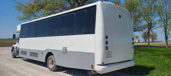 2013 International 32 Pass Shuttle Bus/Coach for sale in Saint Charles, IA – photo 7