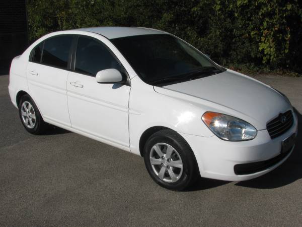2010 HYUNDAI ACCENT GLS.....4CYL AUTO......RUNS EXCELLENT!!!! - cars... for sale in Knoxville, TN – photo 2
