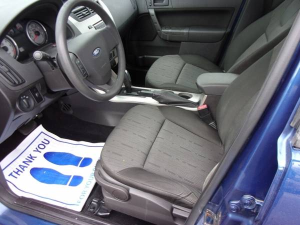 2009 Ford Focus SE 4dr Sedan - - by dealer - vehicle for sale in Waukesha, WI – photo 12