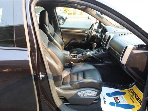 2011 Porsche Cayenne S Hybrid AWD S Hybrid 4dr SUV -GUARANTEED CREDIT for sale in Sacramento , CA – photo 17