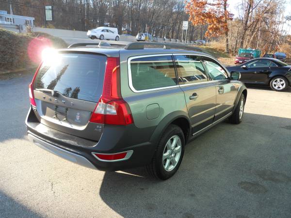 2010 Volvo XC70 75k Miles 1 Owner Wagon Rear Seat Entertainment... for sale in Sutton, MA – photo 5