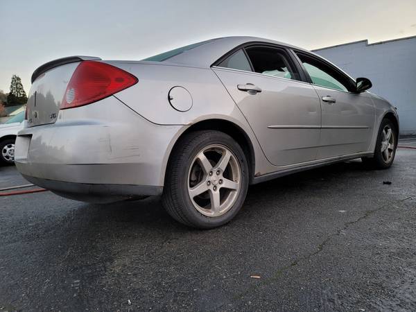 2007 Pontiac G6 ((Clean Title, Automatic)) - cars & trucks - by... for sale in Roseburg, OR – photo 4
