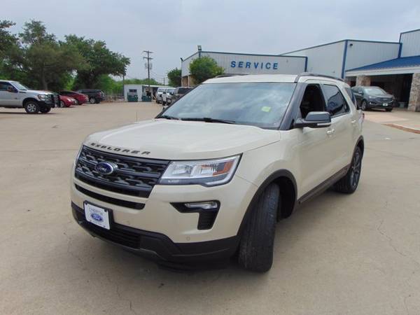 2018 Ford Explorer XLT ( Mileage: 26, 656! - - by for sale in Devine, TX – photo 3