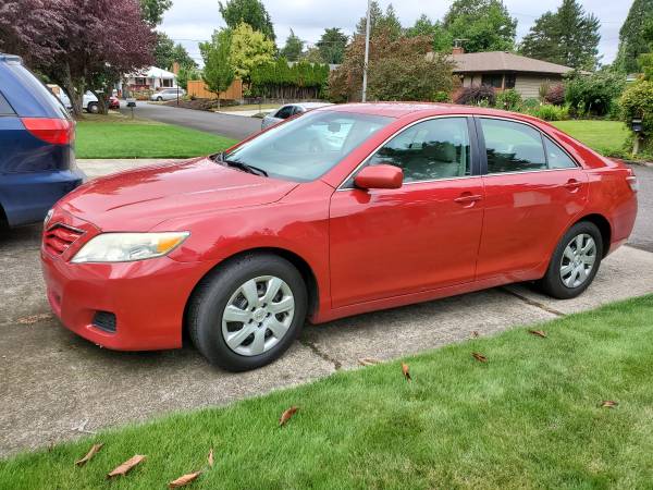 2010 Toyota Camry SE 129k miles Super Clean and run Perfect for sale in Portland, OR – photo 2