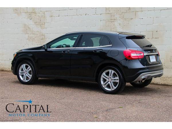 Sleek 2016 Mercedes-Benz GLA 250 Crossover w/Navigation, Keyless GO! for sale in Eau Claire, WI – photo 11
