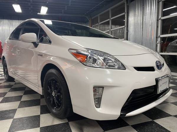 2015 Toyota Prius - CLEAN TITLE & CARFAX SERVICE HISTORY! - cars &... for sale in Milwaukie, OR – photo 5