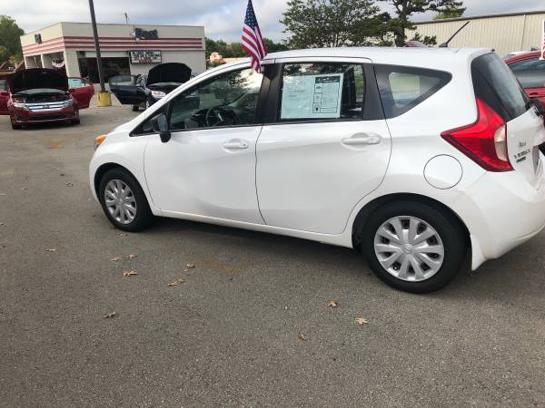2014 Nissan Versa gas saver!!!! - cars & trucks - by dealer -... for sale in Fayetteville, AR – photo 4