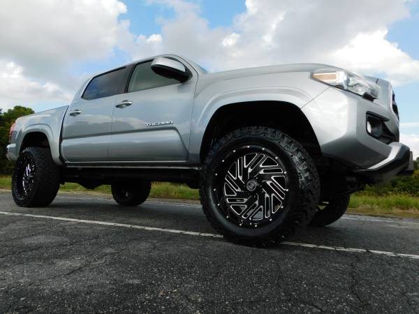 3.5" LIFTED 16 TOYOTA TACOMA SR5 CREW 4X4 20X10 NEW 33X12.50 AT'S!!!... for sale in KERNERSVILLE, NC – photo 2