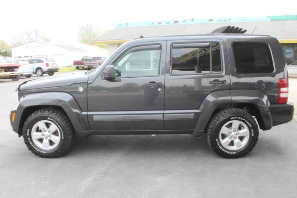 2010 Jeep Liberty - - by dealer - vehicle automotive for sale in New Castle, PA – photo 5