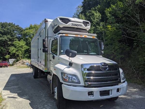 2014 HINO 338 26' REEFER BOX W/ LIFTGATE, LOW HR REEFER W/ STBY -... for sale in Wappingers Falls, WV – photo 3