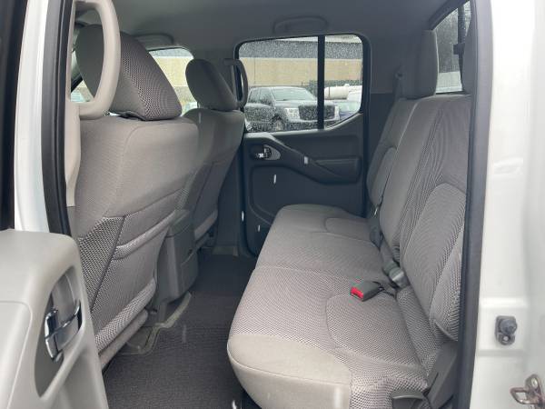 2016 Nissan Frontier SV Crew Cab for sale in BERLIN, VT – photo 15