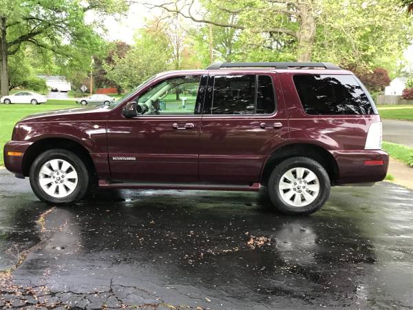2008 Mercury Mountaineer AWD only 71, 000 miles, excellent for sale in Trenton, PA – photo 2